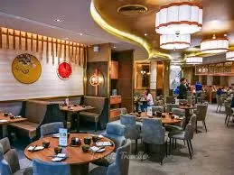 مطعم متعدد المنافذ