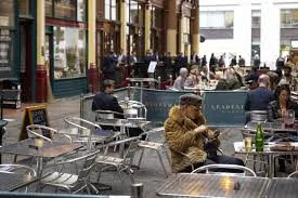 empty restaurants during economic uncertainty 