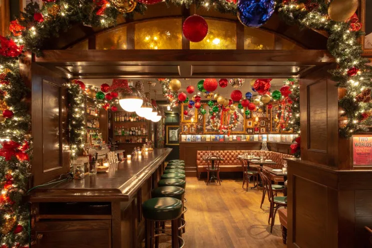 Holidays decorations at restaurants 